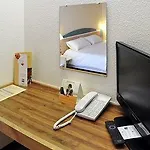 Ibis Budget Aachen Grenze * 라에렌
